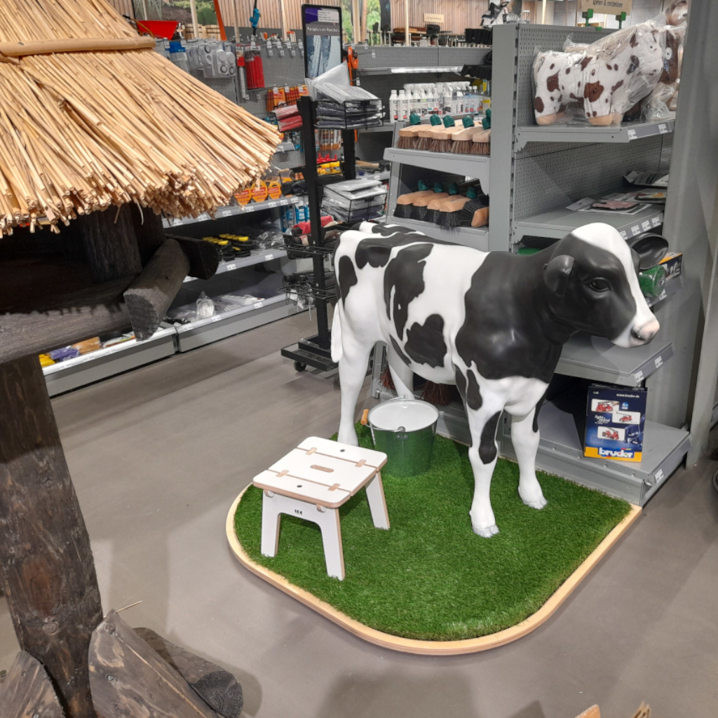 Welkoop için interaktif bir inek ile suni çim