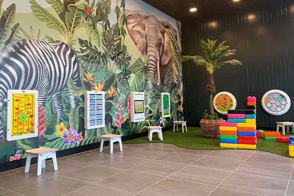 IKC | Kinderhoek in Tuincentrum Vechtweelde met wandbekleding