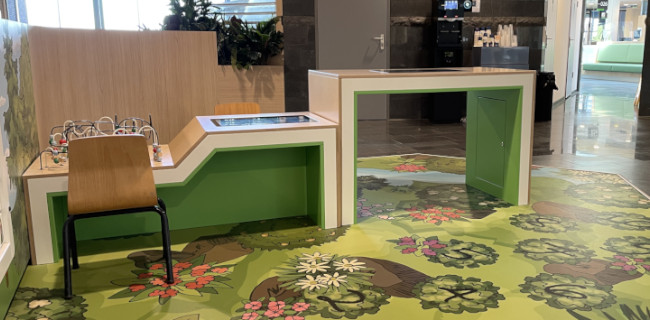 hastane bekleme salonunda çocuk köşesi̇ hastane bekleme salonunda çocuk köşesi̇